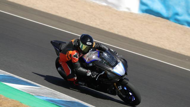 Yamaha R1 M